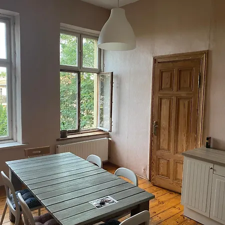 Lägenhet Mieszkanie W Kamienicy *